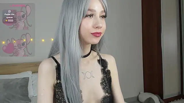 Amelia Martinz online show from February 28, 4:31 pm