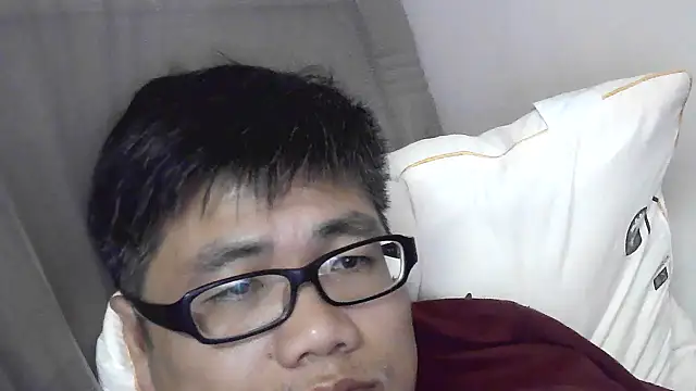 findagirlfriend online show from March 6, 8:37 pm