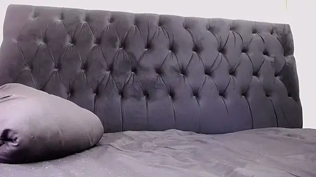 SpicyQueenxxxx online show from February 19, 5:06 pm