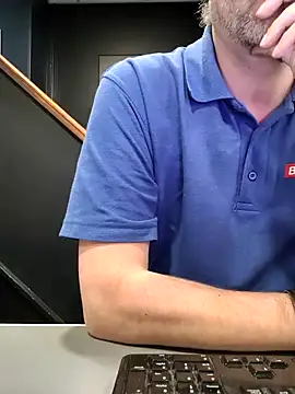 JulianJ50 online show from December 5, 8:49 pm