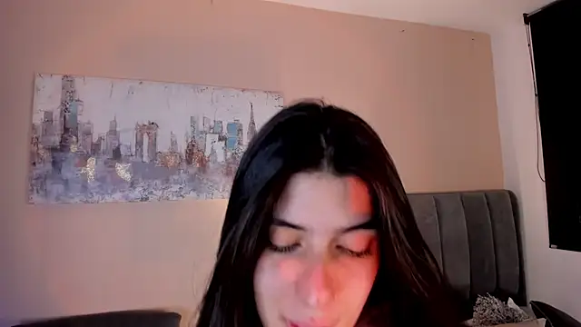Snapshot of dakotaa__ chatting on December 13, 11:39 pm dakotaa online show from December 13, 11:39 pm