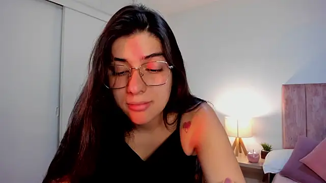 Snapshot of dakotaa__ chatting on March 12, 4:35 pm dakotaa online show from March 12, 4:35 pm