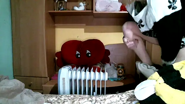 Snapshot of DennisXCaroll chatting on January 14, 6:45 am DennisXCaroll online show from January 14, 6:45 am