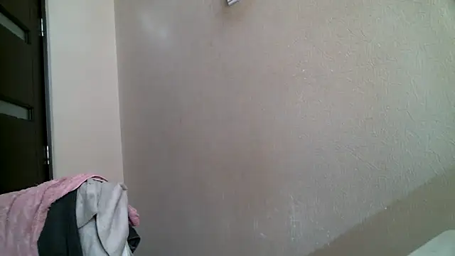 Snapshot of DennisXCaroll chatting on February 18, 9:21 am DennisXCaroll online show from February 18, 9:21 am