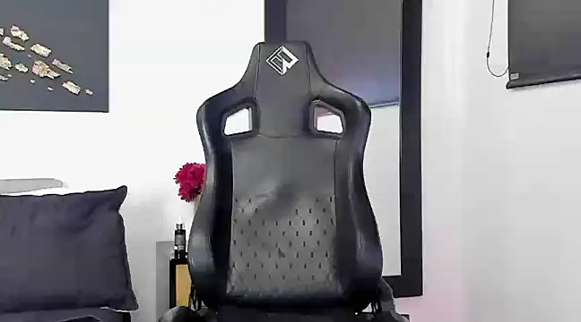 Snapshot of Dereck_vega chatting on March 8, 9:29 pm Dereck vega online show from March 8, 9:29 pm