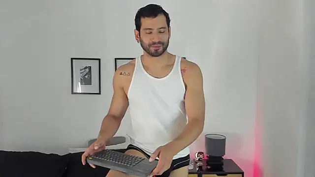 Snapshot of Dereck_vega chatting on September 21, 1:57 pm Dereck vega online show from September 21, 1:57 pm