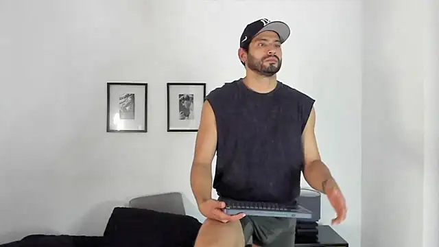 Snapshot of Dereck_vega chatting on September 25, 10:35 pm Dereck vega online show from September 25, 10:35 pm