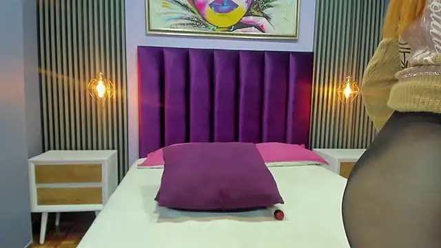 Nahiajhonson  online show from January 9, 3:12 pm