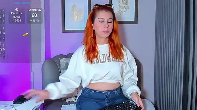 Nahiajhonson  online show from October 15, 1:00 pm