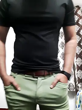 Guyinshortss online show from November 29, 7:50 pm