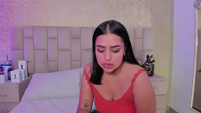 Snapshot of EmmaTorres_ chatting on December 16, 8:16 pm EmmaTorres  online show from December 16, 8:16 pm