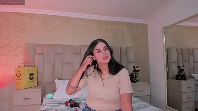 Snapshot of EmmaTorres_ chatting on January 17, 8:55 pm EmmaTorres  online show from January 17, 8:55 pm