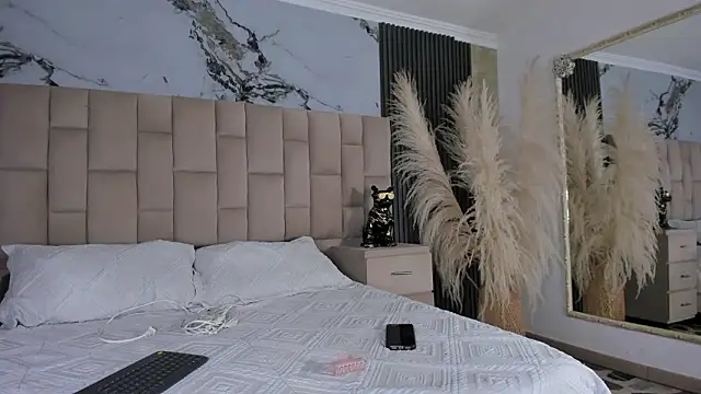 EmmaTorres  online show from March 4, 9:43 pm