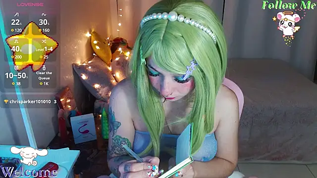 Snapshot of mily_milk_ chatting on December 5, 7:38 am mily milk online show from December 5, 7:38 am