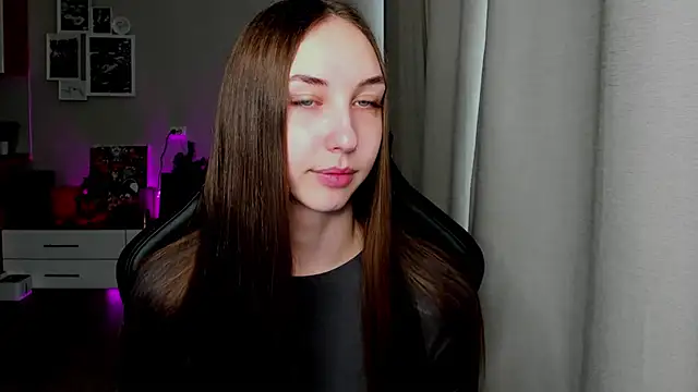Snapshot of Sm0ly chatting on April 28, 2:27 am Sm0ly online show from April 28, 2:27 am