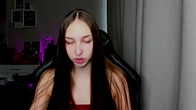Snapshot of Sm0ly chatting on May 2, 1:54 am Sm0ly online show from May 2, 1:54 am