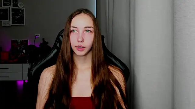 Snapshot of Sm0ly chatting on June 7, 4:05 am Sm0ly online show from June 7, 4:05 am
