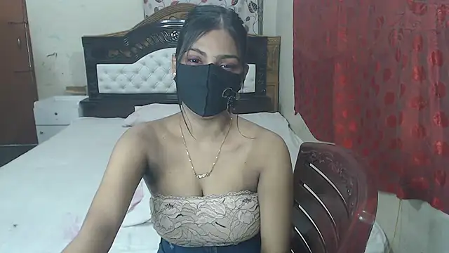 Snapshot of mariyaqueen chatting on October 6, 2:20 am mariyaqueen online show from October 6, 2:20 am