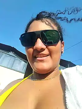 samanthaeliott22 online show from December 18, 9:51 pm