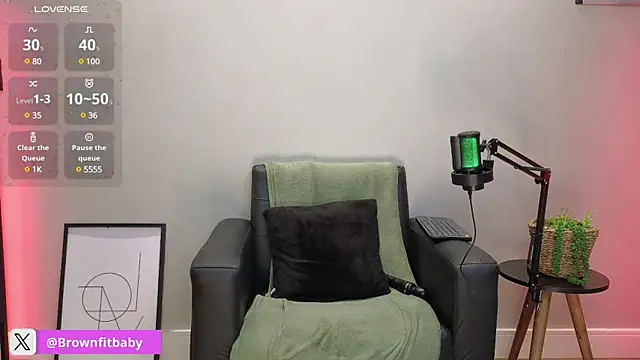 Brownfitbabyy online show from January 7, 10:30 pm