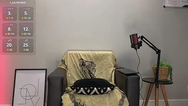 Brownfitbabyy online show from February 18, 10:14 pm