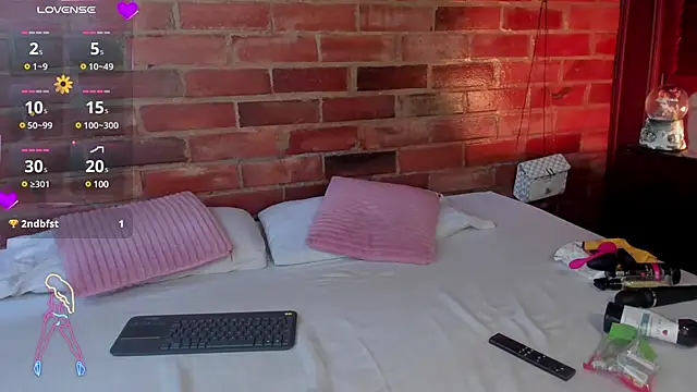 crystalvazquez online show from February 28, 4:42 pm