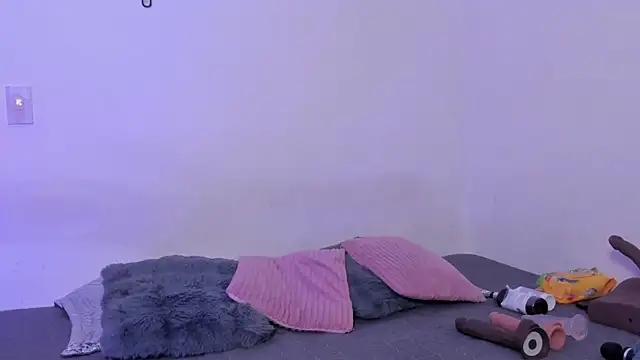 crystalvazquez online show from October 31, 12:06 pm