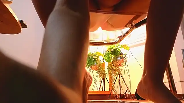 AlessiaLondon online show from February 15, 8:02 am