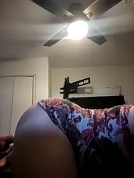 Snapshot of aliceluvzbill chatting on December 16, 8:26 pm aliceluvzbill online show from December 16, 8:26 pm