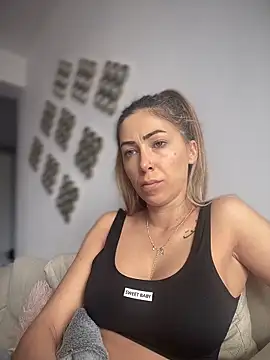 RaquelleDevon online show from March 21, 10:42 am