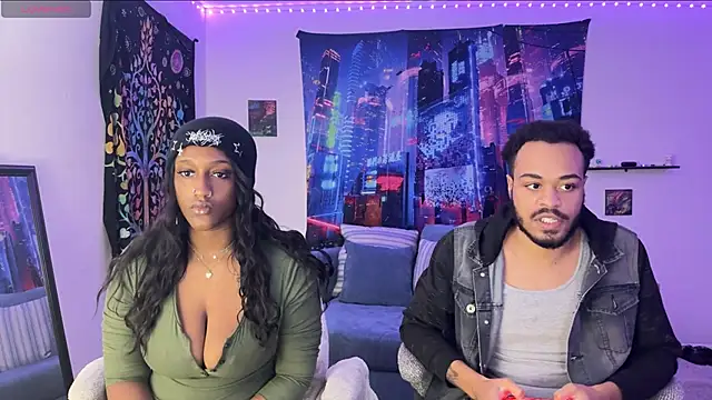 Snapshot of BlackBunny0222 chatting on February 16, 8:32 am BlackBunny0222 online show from February 16, 8:32 am