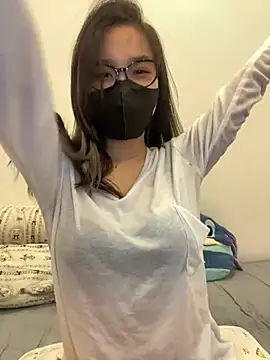 Snapshot of Lilisa_miu chatting on February 1, 4:00 pm Lilisa miu online show from February 1, 4:00 pm