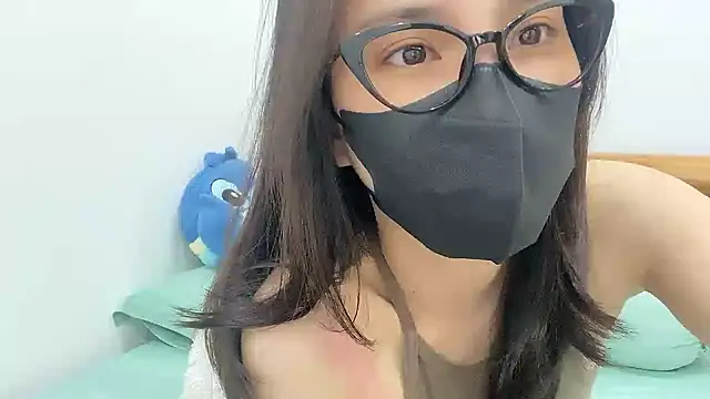 Snapshot of Lilisa_miu chatting on February 22, 3:47 pm Lilisa miu online show from February 22, 3:47 pm