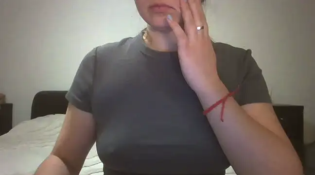 VanesaJewelz online show from March 7, 8:33 pm