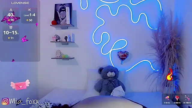 Mia foxx  online show from March 13, 3:11 am