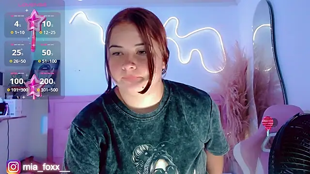 Mia foxx  online show from October 12, 9:03 pm