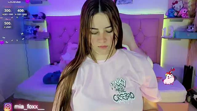 Mia foxx  online show from January 15, 9:07 pm