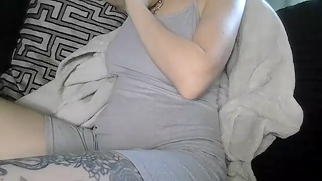 Snapshot of indie-rayne chatting on June 23, 4:32 am indie-rayne online show from June 23, 4:32 am