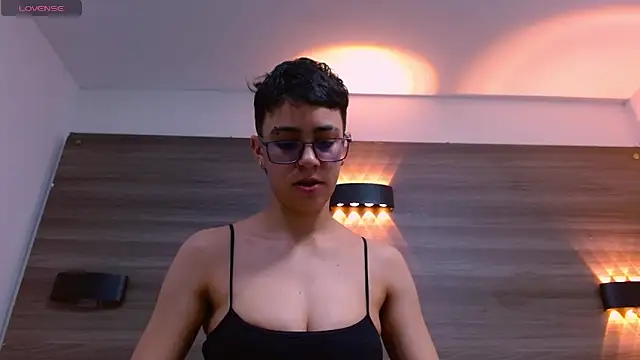 Cutie Shy  online show from February 27, 7:26 pm