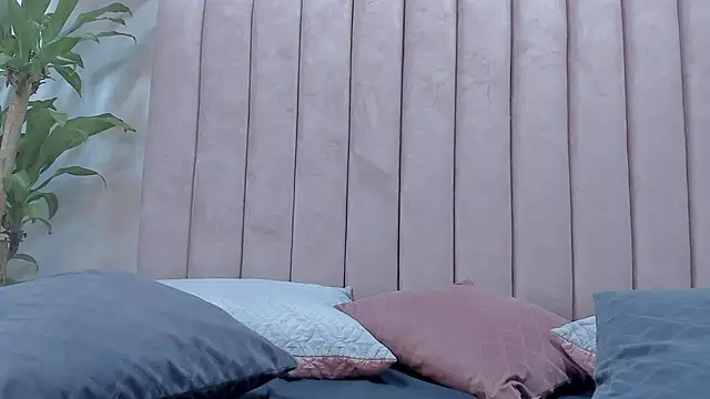 camila  herrera online show from February 7, 9:16 am