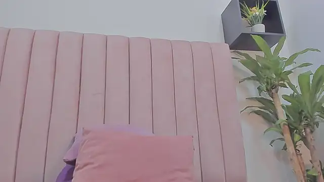 camila  herrera online show from February 26, 9:21 am