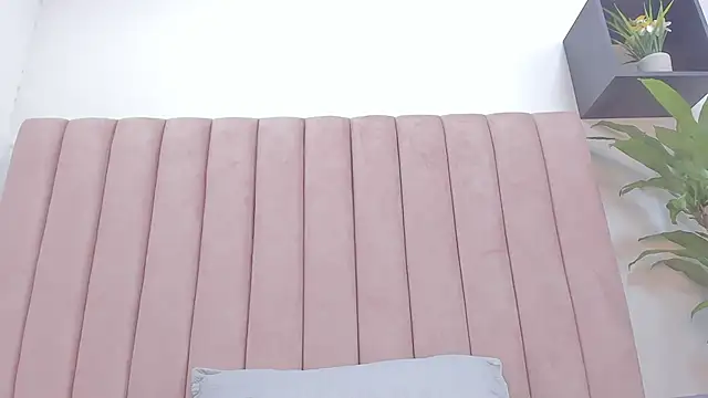 camila  herrera online show from March 1, 9:18 am