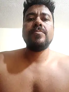 Snapshot of LatinMar chatting on January 3, 10:51 pm LatinMar online show from January 3, 10:51 pm