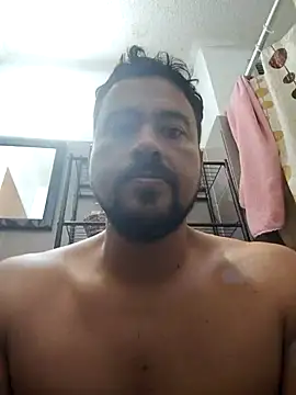 Snapshot of LatinMar chatting on October 14, 1:23 pm LatinMar online show from October 14, 1:23 pm