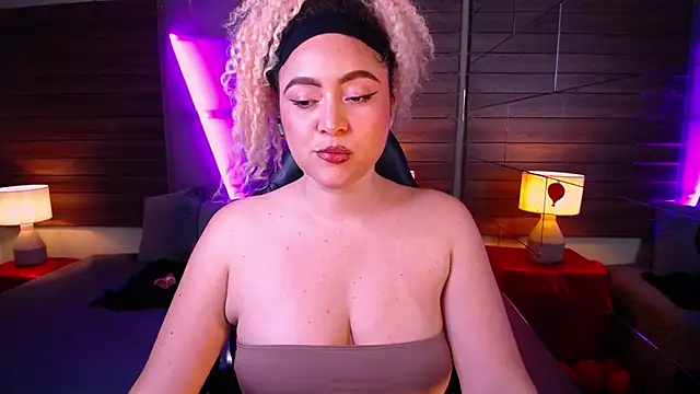 Kateryn  online show from March 7, 11:05 pm