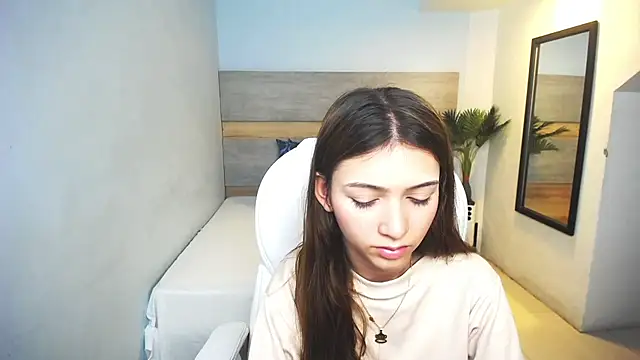 liseth fox online show from December 12, 6:53 pm