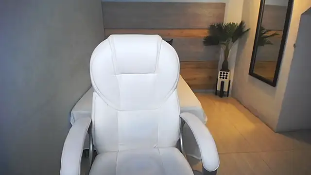 liseth fox online show from December 12, 9:58 pm