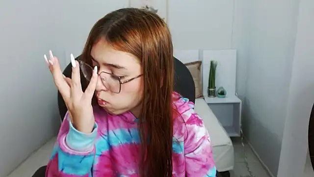 liseth fox online show from February 17, 12:48 pm