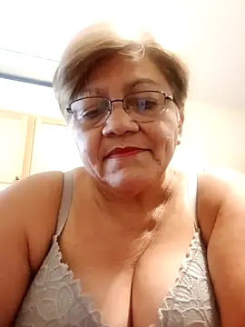 Madrastrahot69 online show from February 19, 6:59 pm