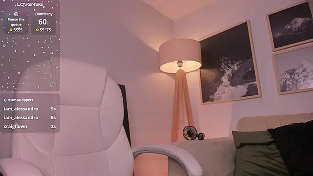 lara madisson online show from March 9, 8:29 am